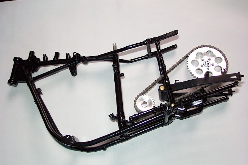 Chain fitted to 1/6 Harley Davidson frame